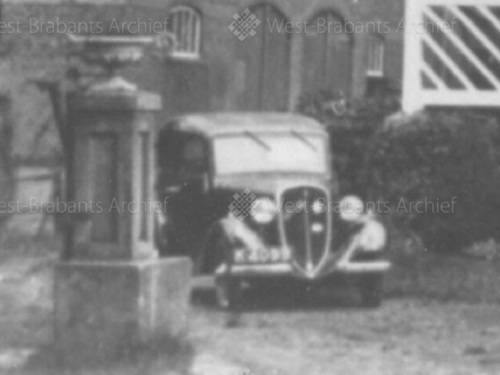 K-4099, Fiat Balilla van J. Torbijn uit Goes, bij Hotel Dekkers aan de Plantagebaan te Wouwsche Plantage, ca. 1935.<br />Bron: Gemeentearchief Roosendaal, inv.nr. M10813, via West-Brabants Archief.<br />