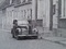 K-4099, Vauxhall Wyvern van J. Torbijn uit Goes, aan de Langstraat in Arnemuiden, juni 1952.
bron: “Arnemuiden in vroeger tijden”, p.19, door C. v.den Bovenkamp, Uitg. DeBoektant.