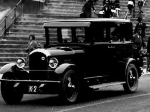 K-2, Citroën bij de Leeuwentrap in Vlissingen, ca 1933<br />Uitgeverij prentbriefkaart: Torbeijn-v.Bergen, Vlissingen<br />bron: gemeentearchief Vlissingen, inv.nr. PA3628 