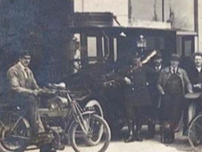 K-127, Germain 1906/07 van garagist P.J. Wijtenburg uit Middelburg, bij zijn garage ca. 1918 ?		
Bron: foto te koop op MP 19-1-2025 door Ron, via Wannes Martens 
