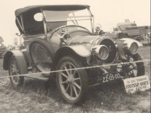 ZZ-05-00 (ex K-184), Eysink van Louisse, tijdens een landbouwtentoonstelling. Op het bordje: In 1912 verkocht Louisse-Goes deze Eysink.
Bron: Historisch Museum de Bevelanden, Goes
