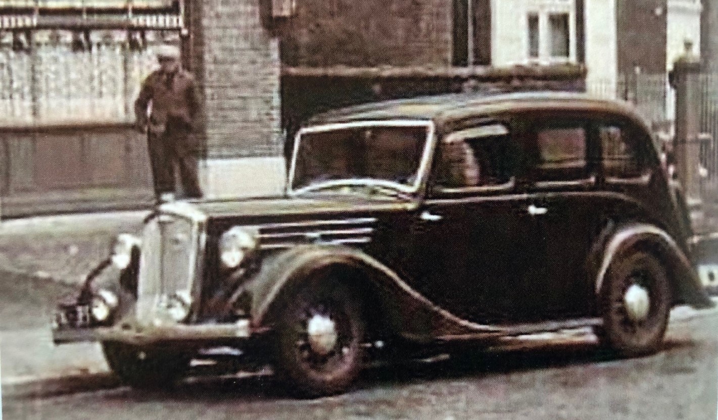 K-35, Wolseley 14 of 18 van F.M. Franken uit Goes, ca. 1948.
Bron: “Franken Goes, landbouwwerktuigen en meer”, door I. Schmid en T. Franken, 2013.
