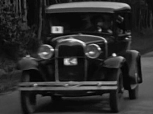 K-4, Ford Model A van H.J. van Stel uit Tholen, 1938.
Bron: still uit film van Gemeentearchief Tholen, via Fred v.d. Kieboom
