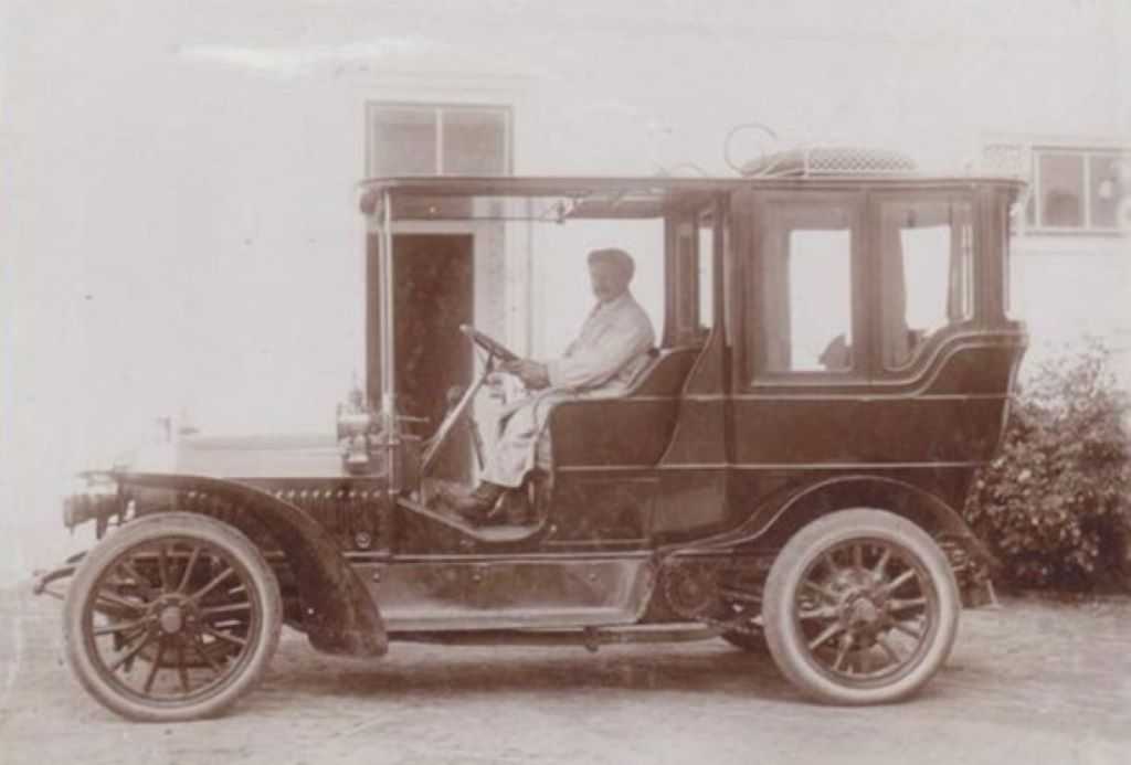 Z589 / Rijksnummer 1352, Dürkopp demi-limousine van H.A. van Nievelt uit Den Haag, ca. 1905. 
Bron: collectie Wannes Martens